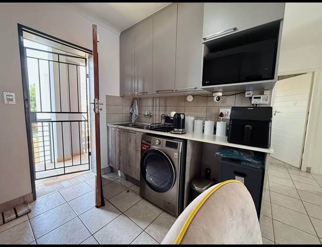 2 BEDROOM APARTMENT FOR SALE IN MONAVONI